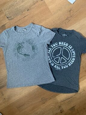 Women’s Gray Graphic Tees bundle - 'One Planet One People'